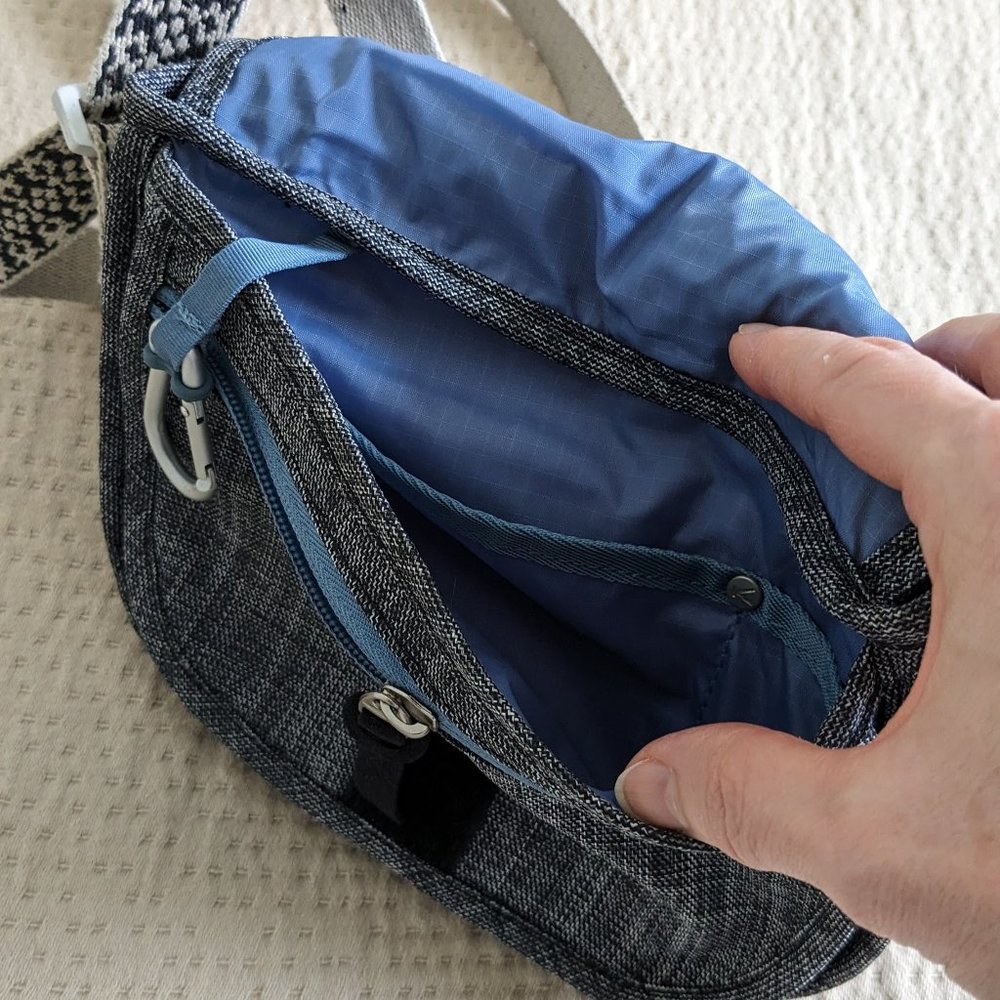 Keen Montclair Cross-body Bag - Picture 3 of 11